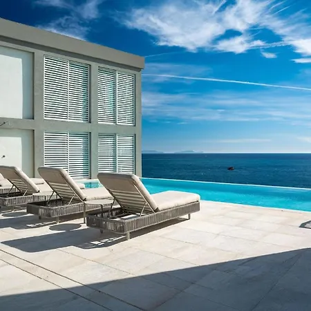 Ferienhaus Mit Privatpool Fuer 12 Personen In Sao Goncalo, Madeira