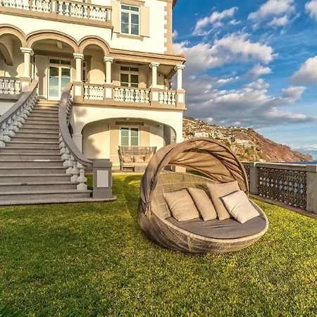 Ferienhaus Mit Privatpool Fuer 12 Personen In Sao Goncalo, Madeira
